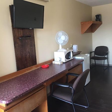 Northern Lites Motel Yellowknife Exterior foto