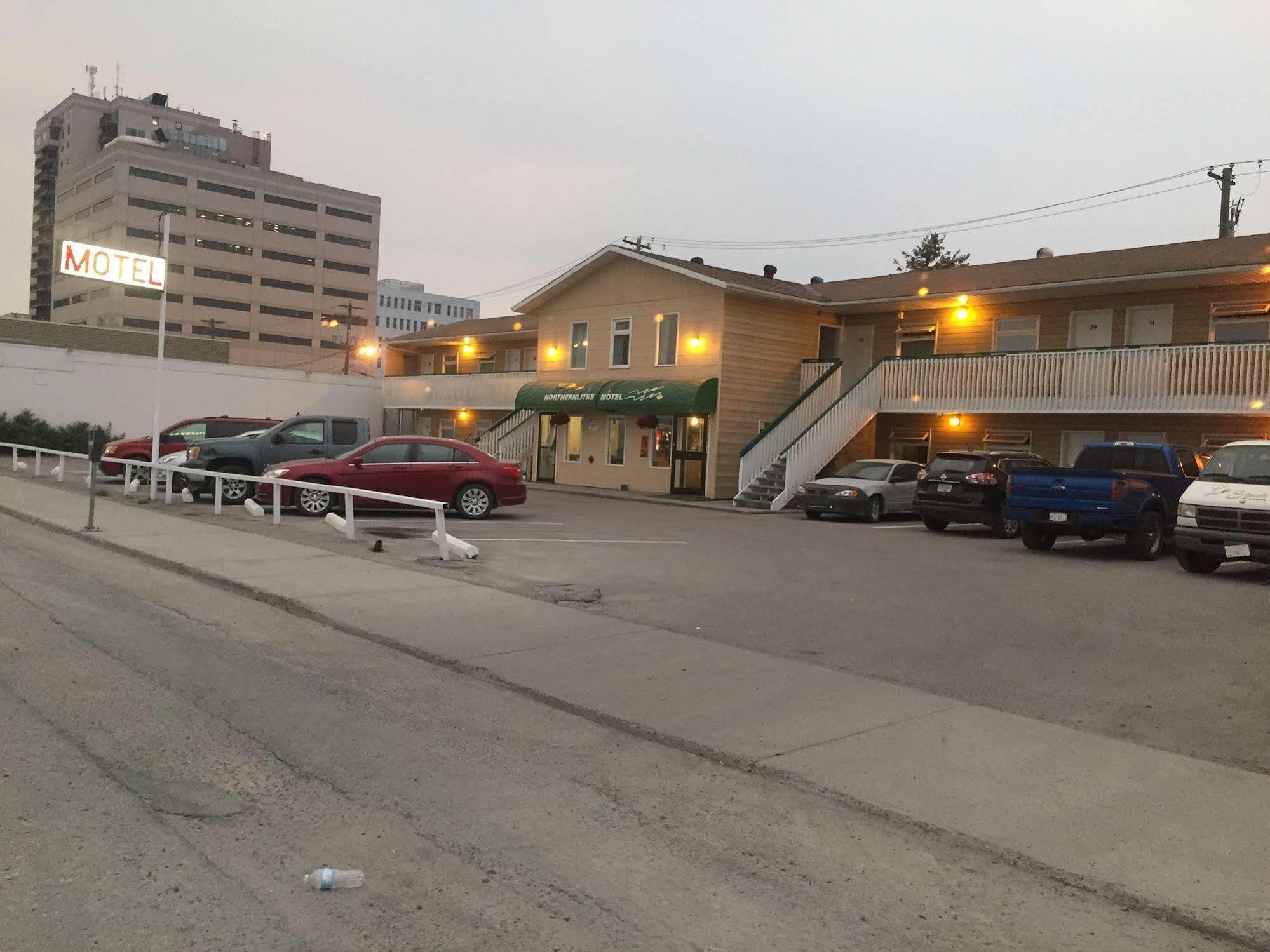 Northern Lites Motel Yellowknife Exterior foto