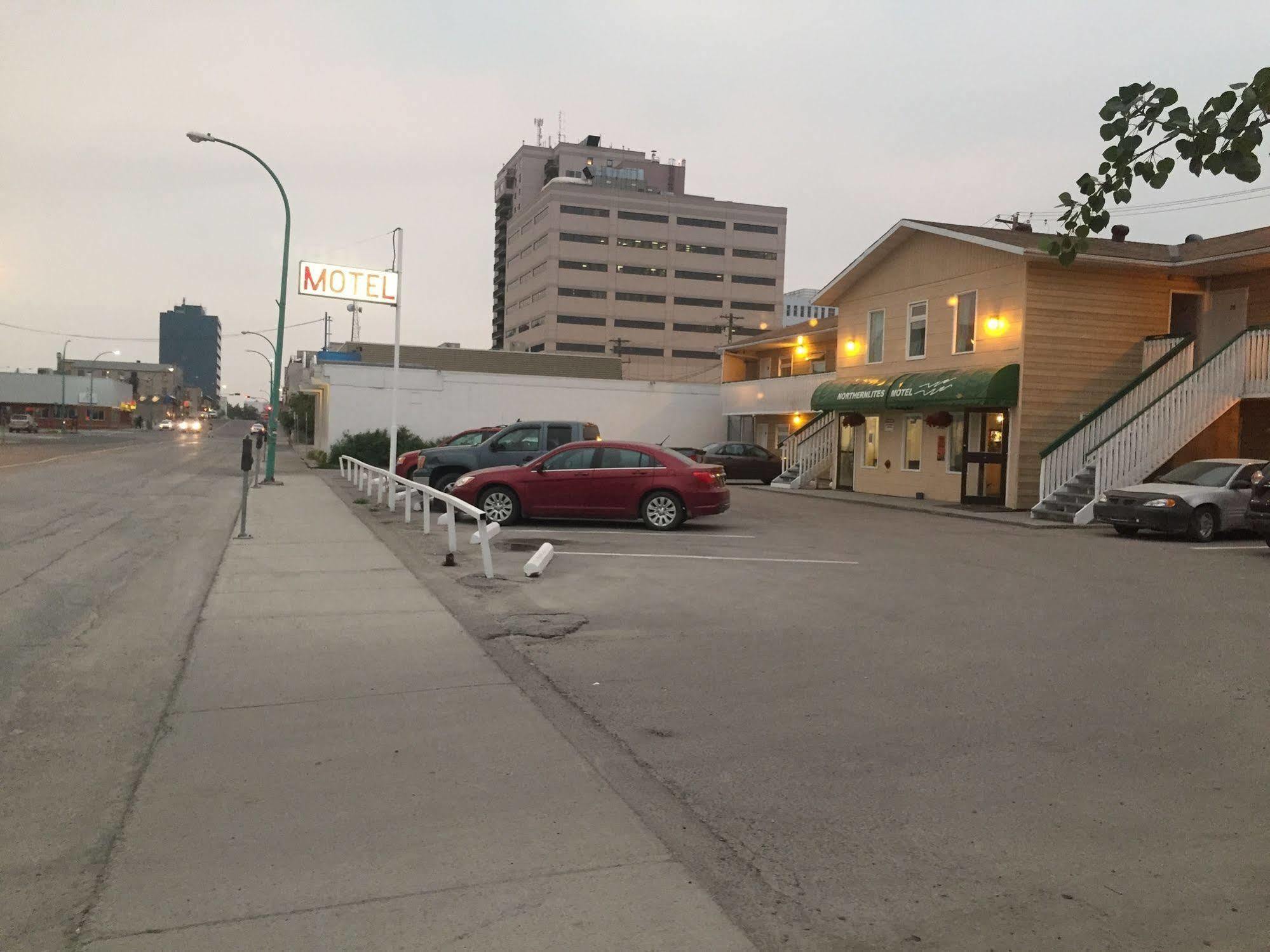 Northern Lites Motel Yellowknife Exterior foto